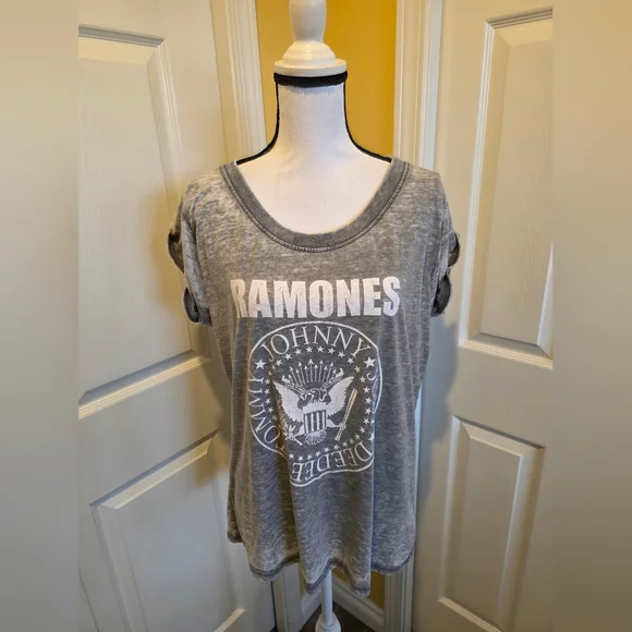 RAMONES VINTAGE T SHIRT, SIZE XXL - Picture 9 of 10